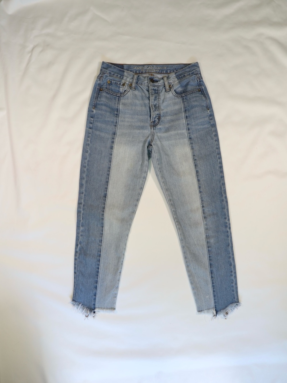 American Eagle Outfitters Ankle Jeans | Two-Tone Blue Wash Size US 4